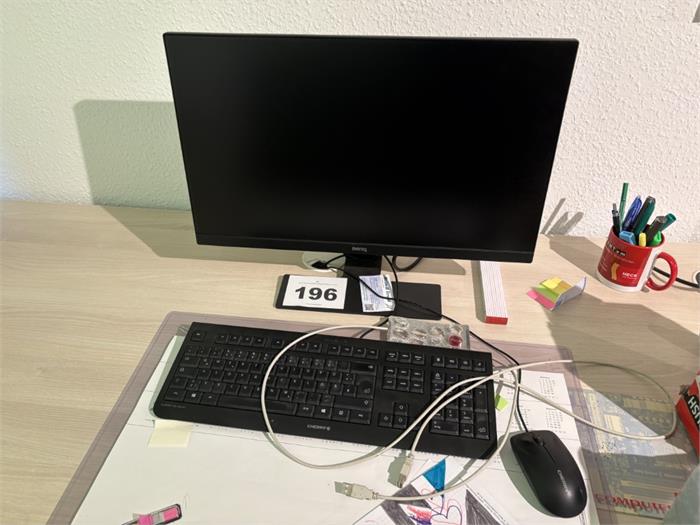 Flachbildschirm mit Tastatur, Maus